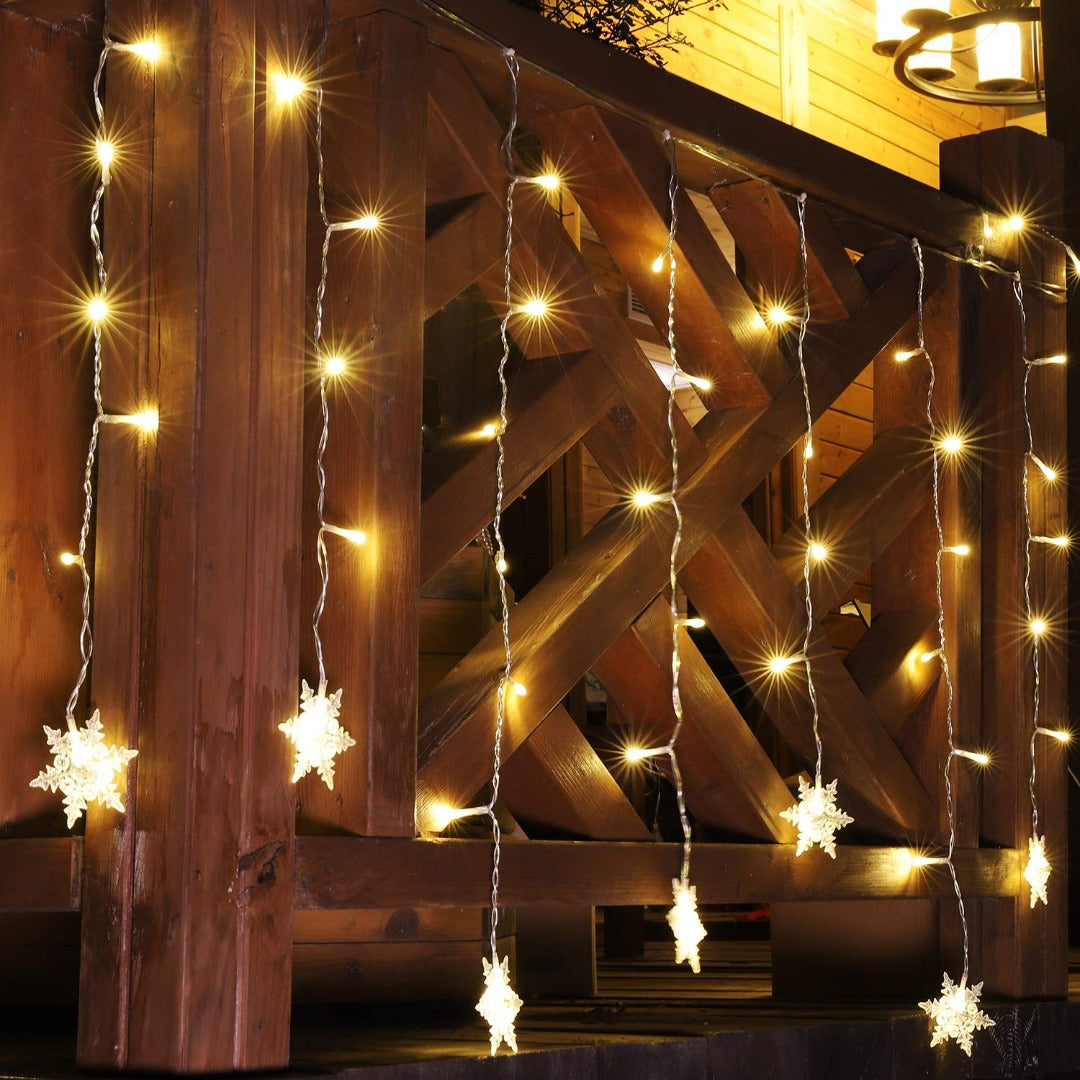 Led lichtgordijn kerst - 3 meter - 18 sneeuwvlokken - warm wit - 108 leds